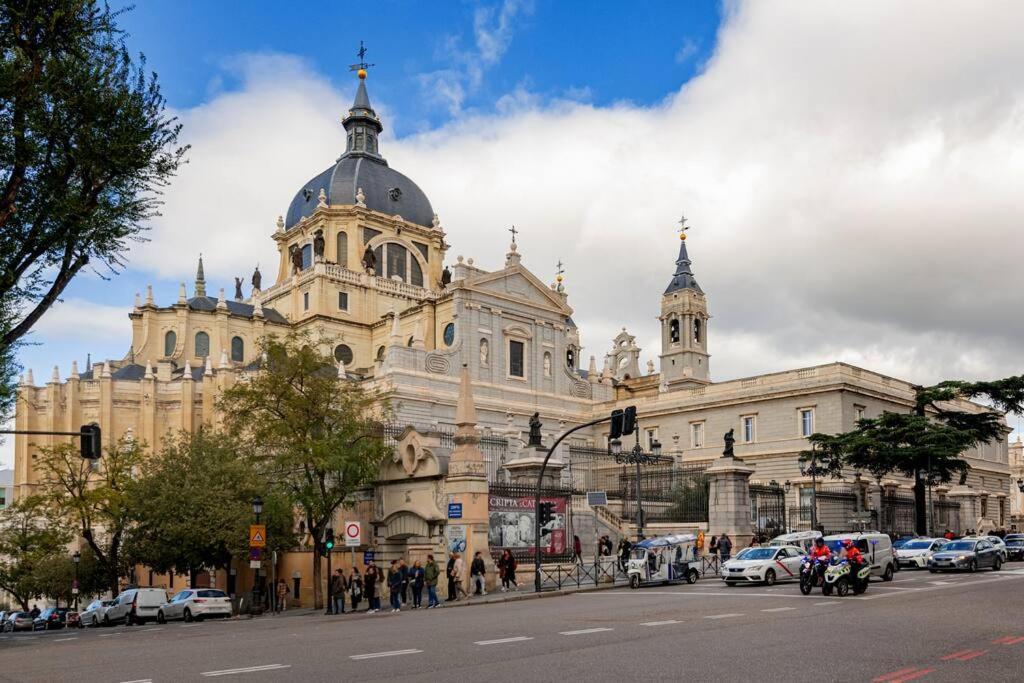 Palacio Real ópera La Latina Apartment